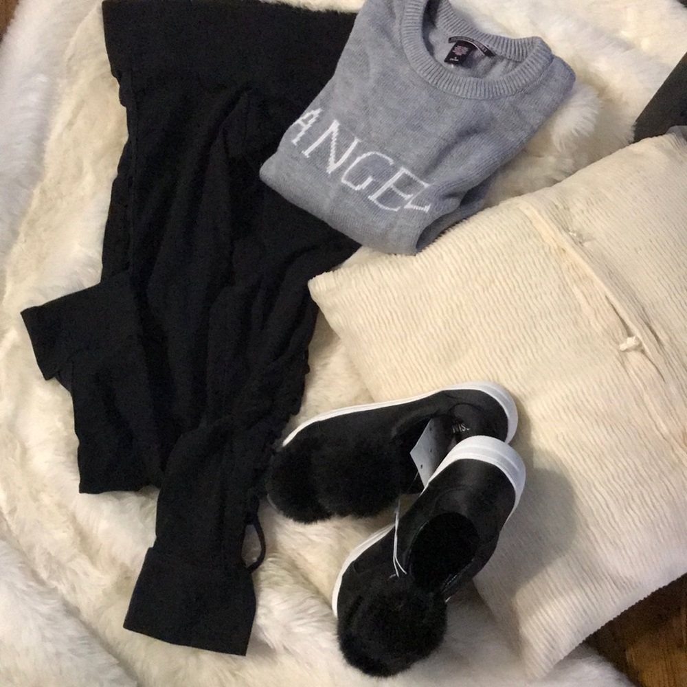 Pompom Black sneakers